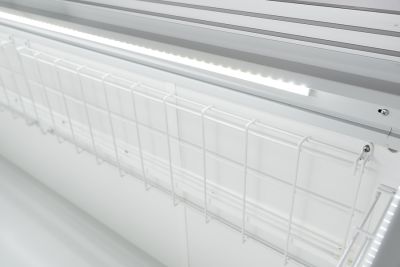 congelatore a pozzetto porte scorrevoli vetro curvo con led interno